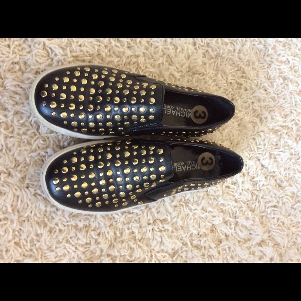 Girls Gold-Studded loafers